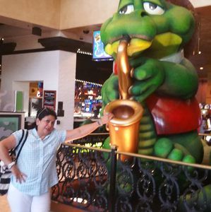 Meet your Posher, Esperanza melgar